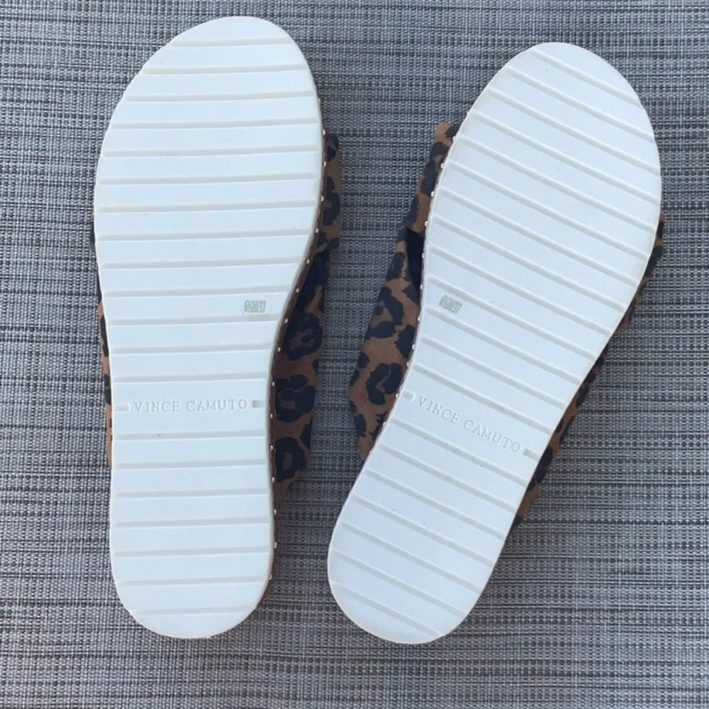 Vince Camuto Flat Form Slip OnTwisted Strap Sandal In Animal Print Size 6.5” - Picture 5 of 12